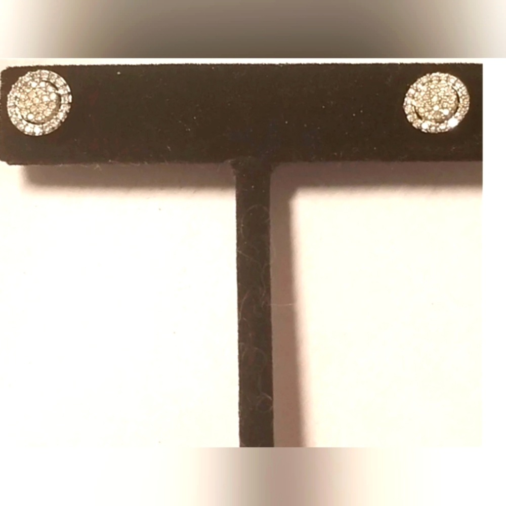 10 Kt White Gold Diamond Stud Earrings